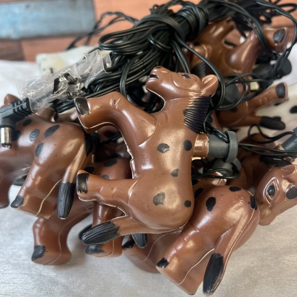 Vintage 2000 - 20 Plastic Blow Mold Horse Christmas Tree String Lights TSC Work!